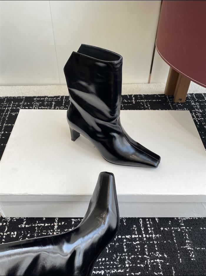 20251128174410431 390